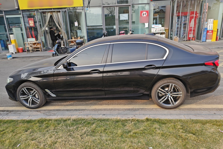 宝马5系 2023款 530Li 领先型 豪华套装车身外观4