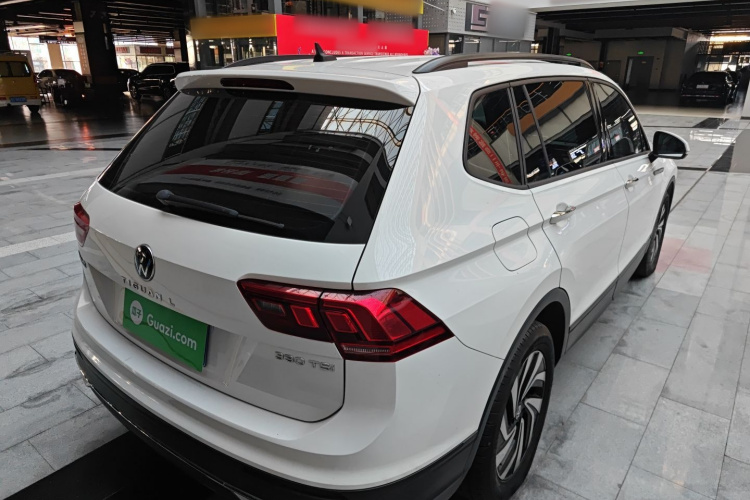 大众 途观L 2022款 330TSI 自动两驱舒享版车身外观7