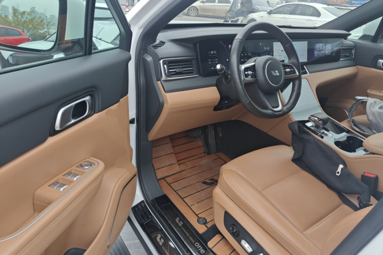 理想汽车 理想ONE 2021款 增程6座版中控内饰20