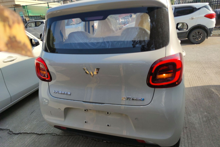 五菱汽车 宏光MINIEV 2025款 四门版 进阶款车身外观6004