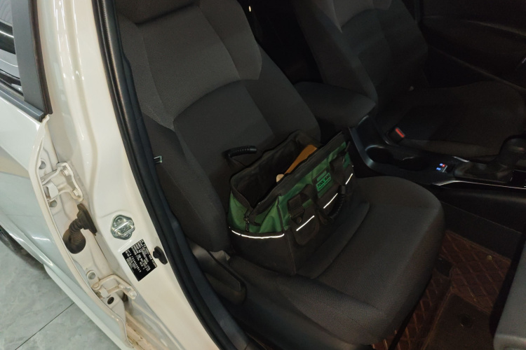 丰田 雷凌 2024款 185T CVT豪华版局部细节41