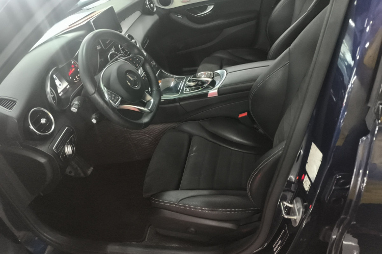 奔驰C级 2018款 C 200 运动版局部细节19