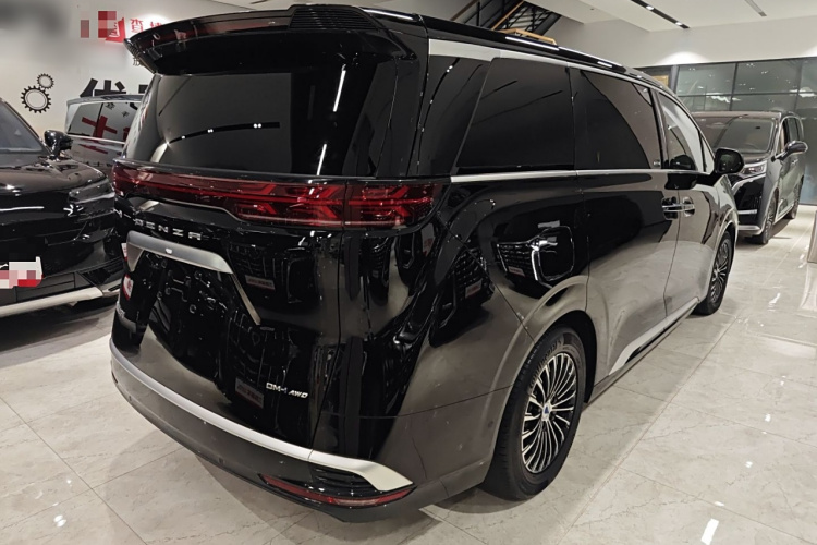 腾势D9 2024款 DM-i 980 四驱旗舰型车身外观7