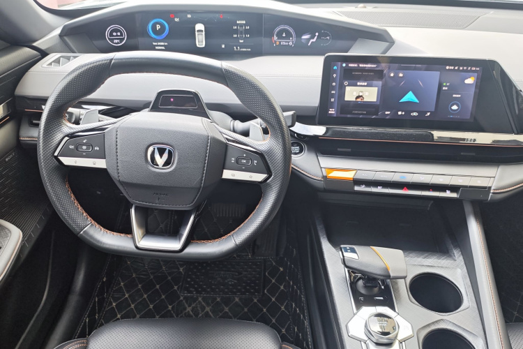 长安UNI-V 2022款 1.5T 智慧领航型局部细节13