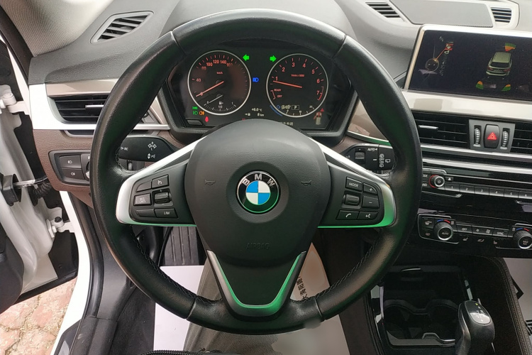 宝马X1 2018款 xDrive20Li 豪华型中控内饰13