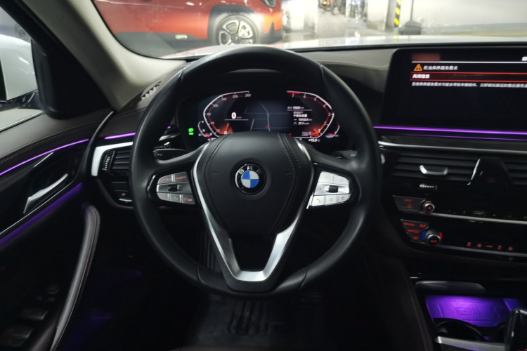 宝马5系 2022款 改款二 525Li 豪华套装中控内饰13