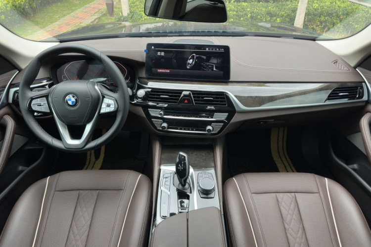宝马5系 2022款 525Li 豪华套装中控内饰7001
