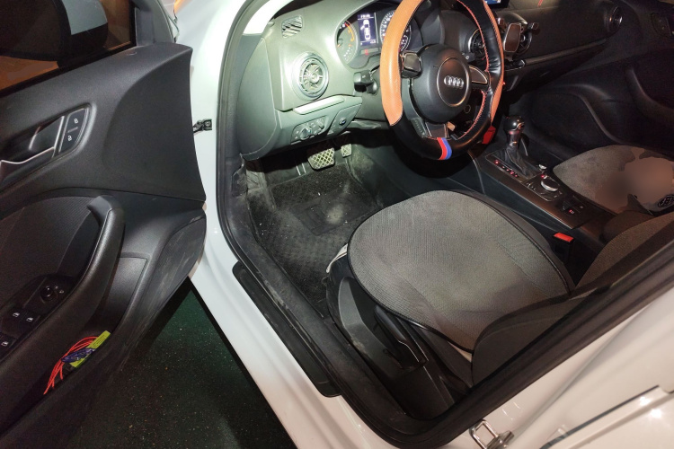 奥迪A3 2016款 Limousine 35 TFSI 进取型中控内饰20