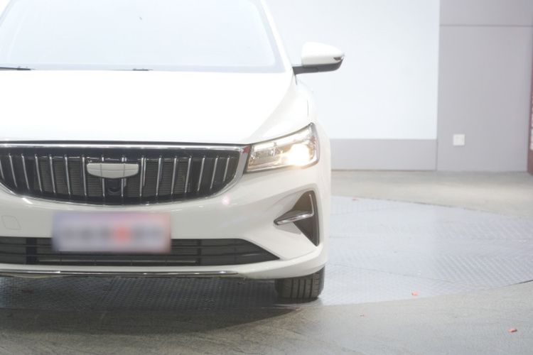 吉利汽车 帝豪 2025款 第4代 1.5L 手动星耀版车身外观6004
