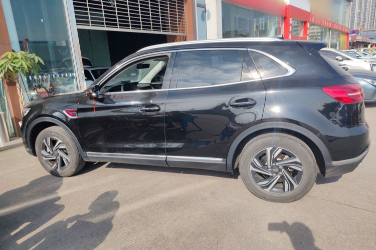 红旗HS5 2022款 改款 2.0T 智联旗享版车身外观4