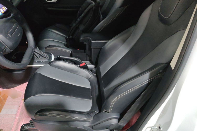 荣威 科莱威CLEVER 2022款 311km元气啵啵版中控内饰19