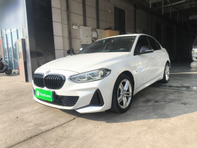 宝马1系 2022款 120i M运动曜夜版