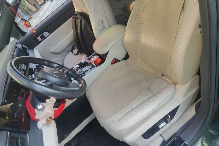 理想汽车 理想ONE 2021款 增程6座版中控内饰19