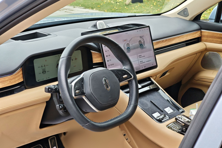 鸿蒙智行 问界M5 2022款 纯电四驱性能版中控内饰7005