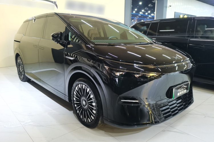 小鹏X9 2025款 740超长续航 Max车身外观3