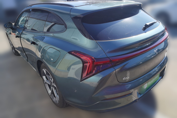 哪吒汽车 哪吒S猎装 2024款 增程300 Pro版车身外观5