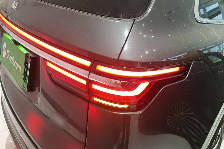 理想汽车 理想ONE 2020款 增程6座版车身外观9