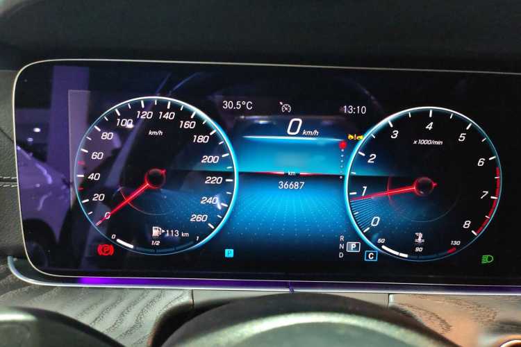 奔驰E级(进口) 2023款 E 260 时尚型运动版局部细节14