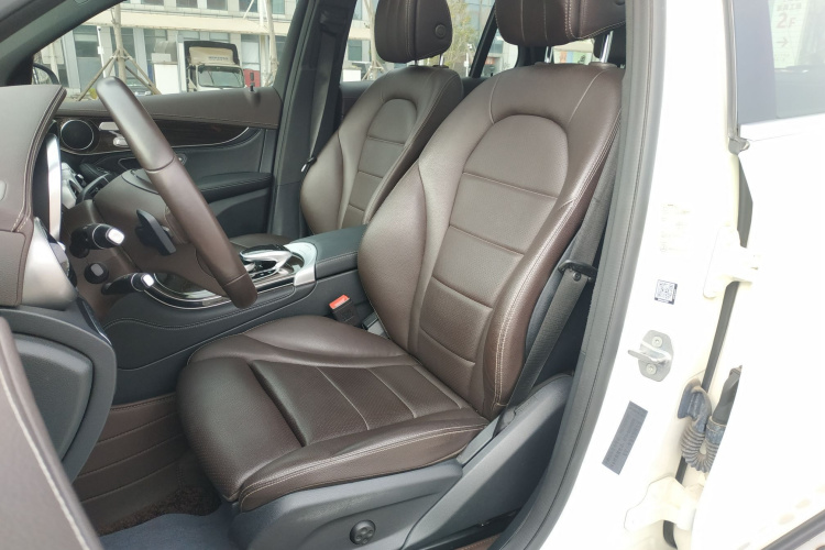 奔驰GLC 2019款 改款 GLC 260 L 4MATIC 豪华型局部细节19