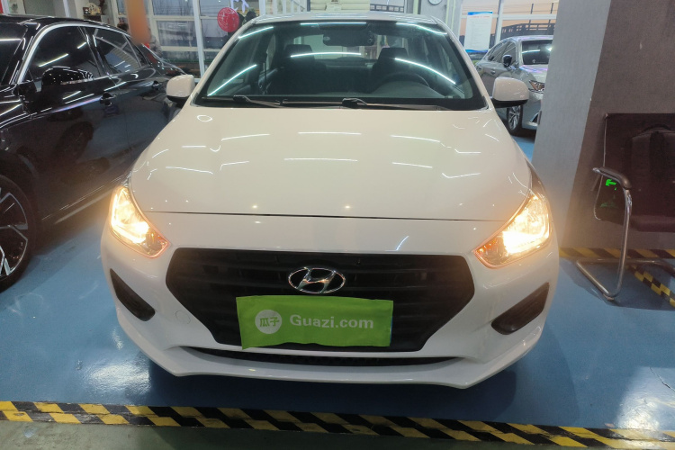 现代 瑞纳 2017款 1.4L 手动焕新版 国V车身外观2