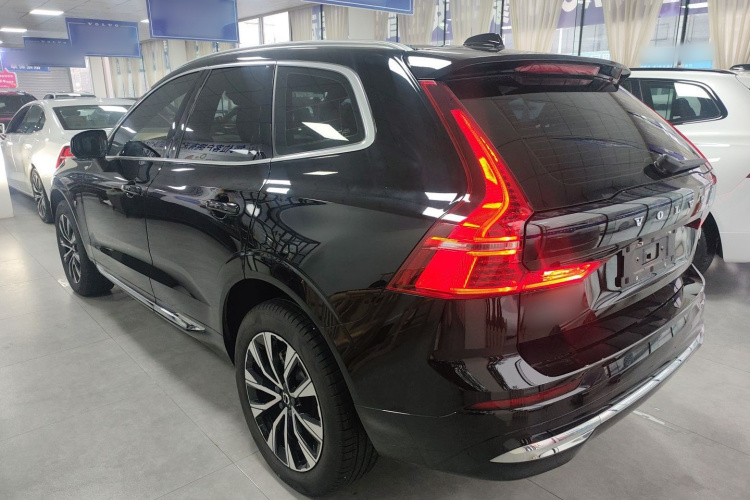 沃尔沃XC60 2024款 B5 四驱智远豪华版车身外观4