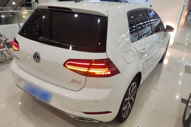 大众 高尔夫 2020款 挚爱版 280TSI DSG豪华型车身外观7