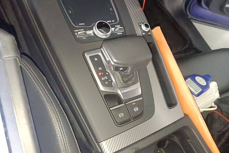 奥迪Q5L 2018款 45 TFSI 尊享运动型 国V局部细节18