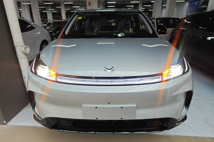 ARCFOX极狐 极狐T1 2025款 425 PRO车身外观2