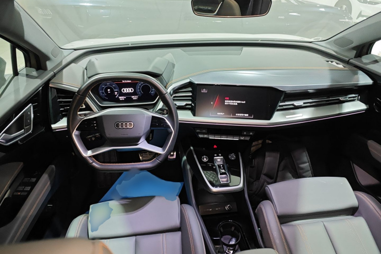 奥迪Q4 e-tron 2024款 40 e-tron 创行版中控内饰7002