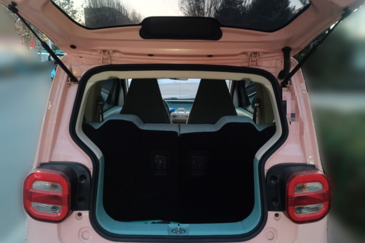 凌宝汽车 凌宝uni 2023款 超甜版（手动座椅）中控内饰23