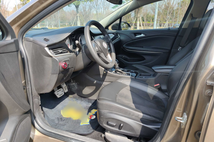 别克 威朗 2015款 三厢 20T 双离合精英型中控内饰7001