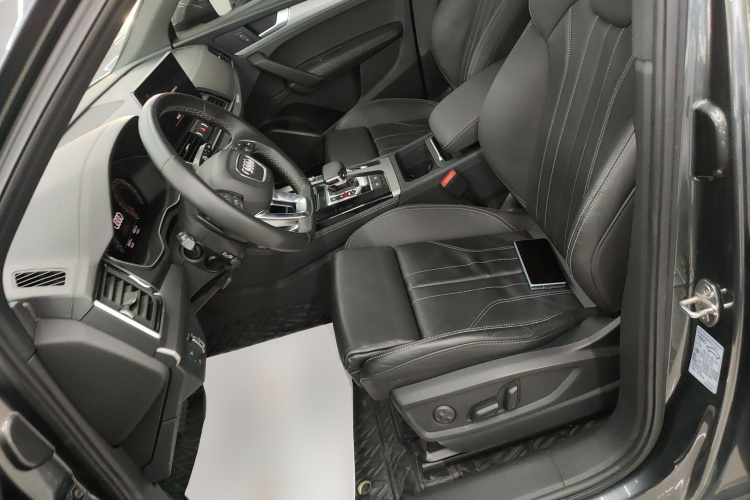 奥迪Q5L Sportback 2021款 40 TFSI 时尚型局部细节19