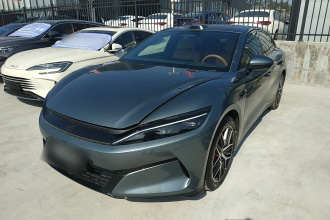 比亚迪 汉L 2025款 DM-p 四驱激光雷达旗舰型