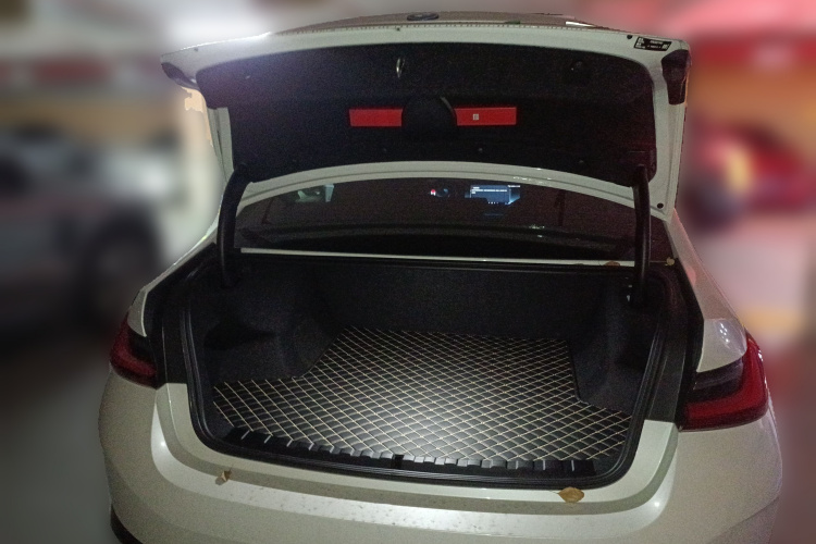 宝马i3 2025款 eDrive 35 L中控内饰23