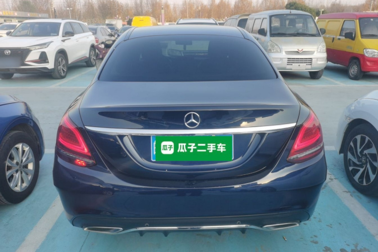 奔驰C级 2019款 C 180 L 时尚型运动版车身外观6