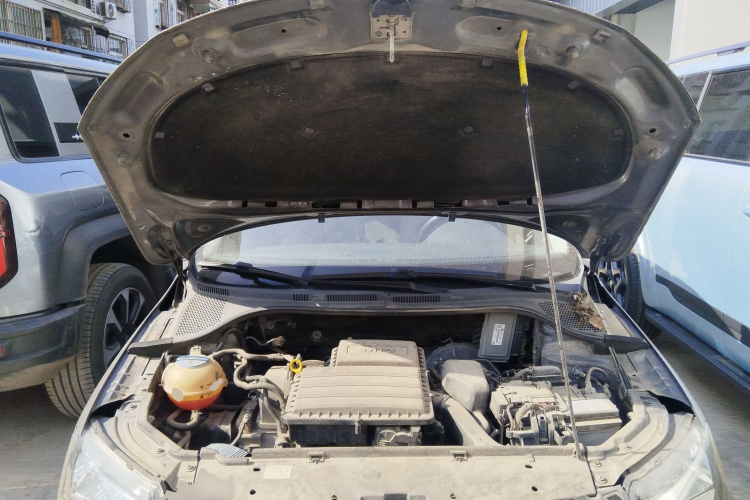 斯柯达 昕锐 2015款 1.6L 自动智选型机舱底盘24