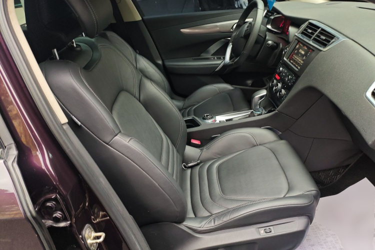 DS 6 2016款 1.6T 豪华版THP160局部细节41