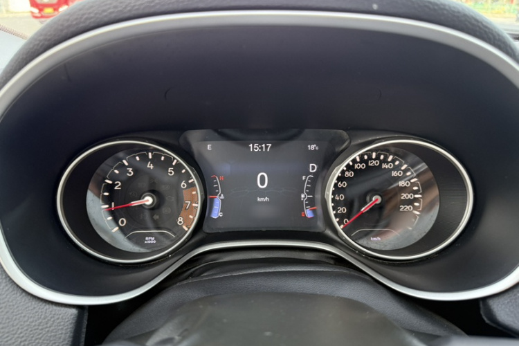 Jeep 指南者 2017款 200T 自动家享四驱版局部细节14