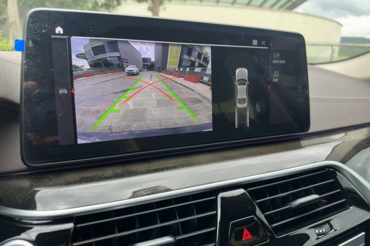 宝马5系 2022款 525Li 豪华套装中控内饰7003