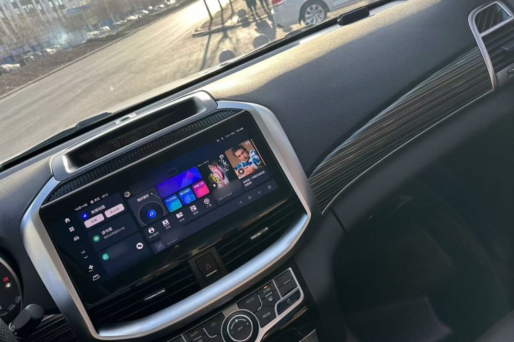 哈弗H9 2022款 2.0T 汽油四驱尊享型 5座中控内饰7006