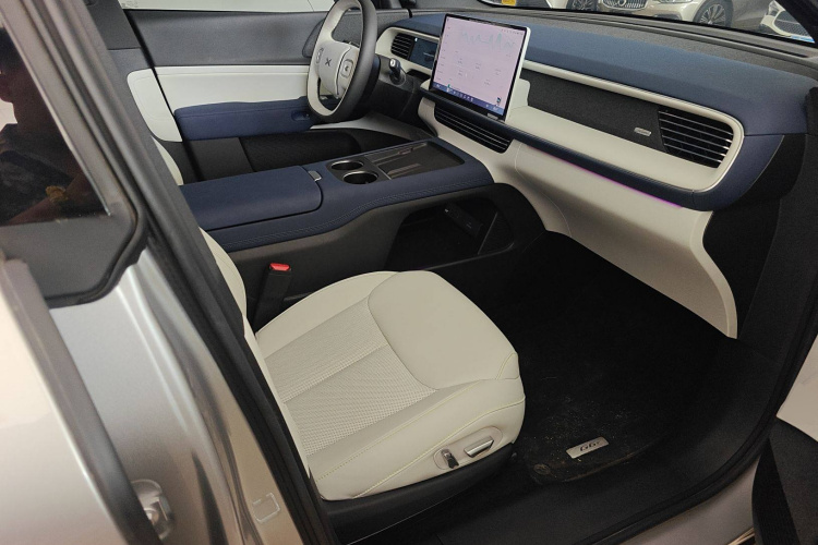 小鹏G6 2023款 580 长续航 Pro中控内饰41