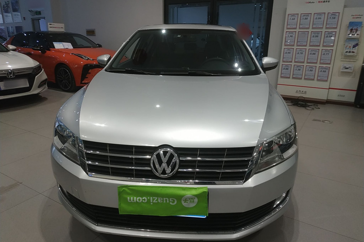 大众 朗逸 2013款 改款经典 1.6L 自动舒适版车身外观2