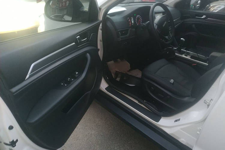 哈弗H6 2019款 运动版 1.5T 手动两驱精英型 国VI中控内饰20