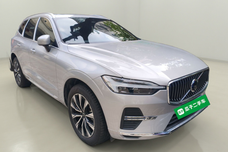 沃尔沃XC60 2023款 B5 四驱智远豪华版车身外观3