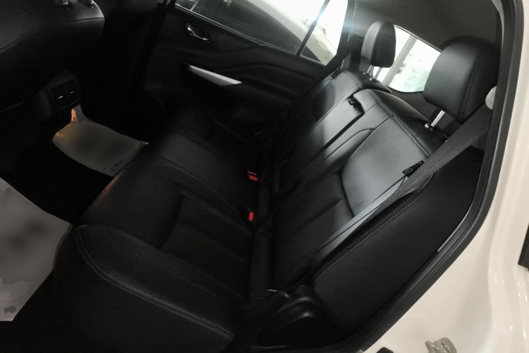 日产 途达 2020款 2.5L XV 4WD 自动四驱旗舰版中控内饰7004