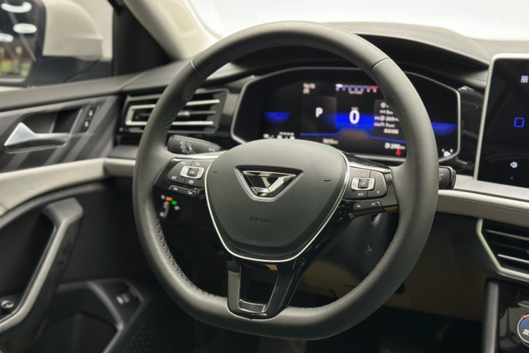 捷达VA7 2025款 1.4T 先到先得版中控内饰7003