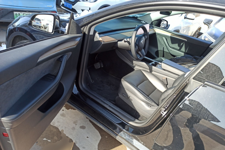 特斯拉 Model Y 2021款 标准续航后驱版中控内饰20