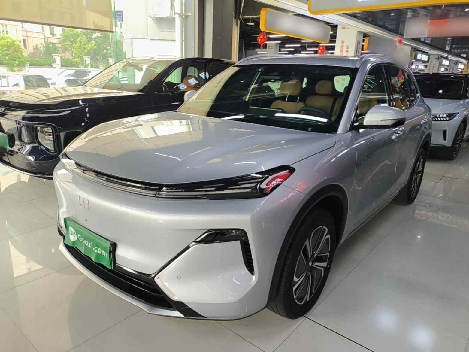 吉利银河 银河星舰7 EM-i 2025款 120km 探索+版(2)