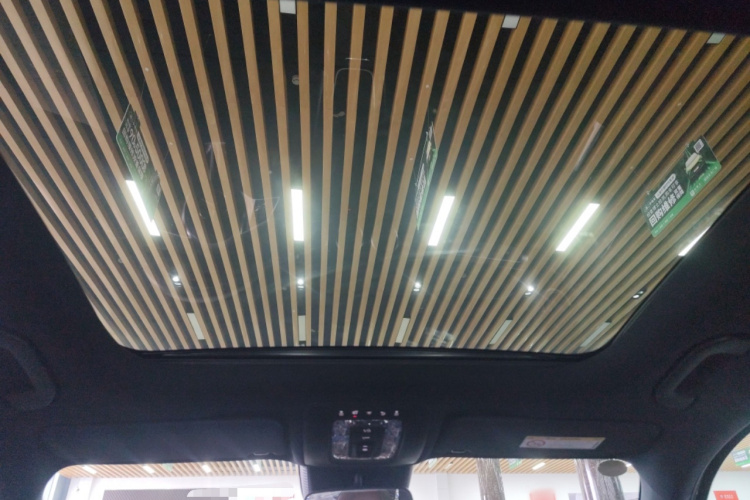 奔驰GLB 2024款 GLB 200 时尚型中控内饰22