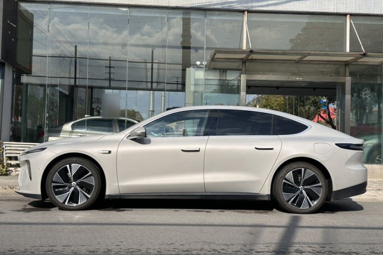 蔚来ET7 2024款 75kWh 行政版车身外观6004